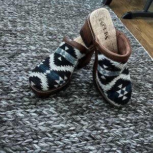 Korks by Kirk-Ease Lori Slip On Aztec Mules Clogs sz